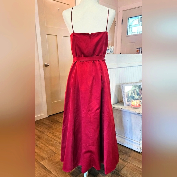 Worn Once - PAPELL BOUTIQUE - Christmas Red Formal Gown - Size 14 - Picture 4 of 5